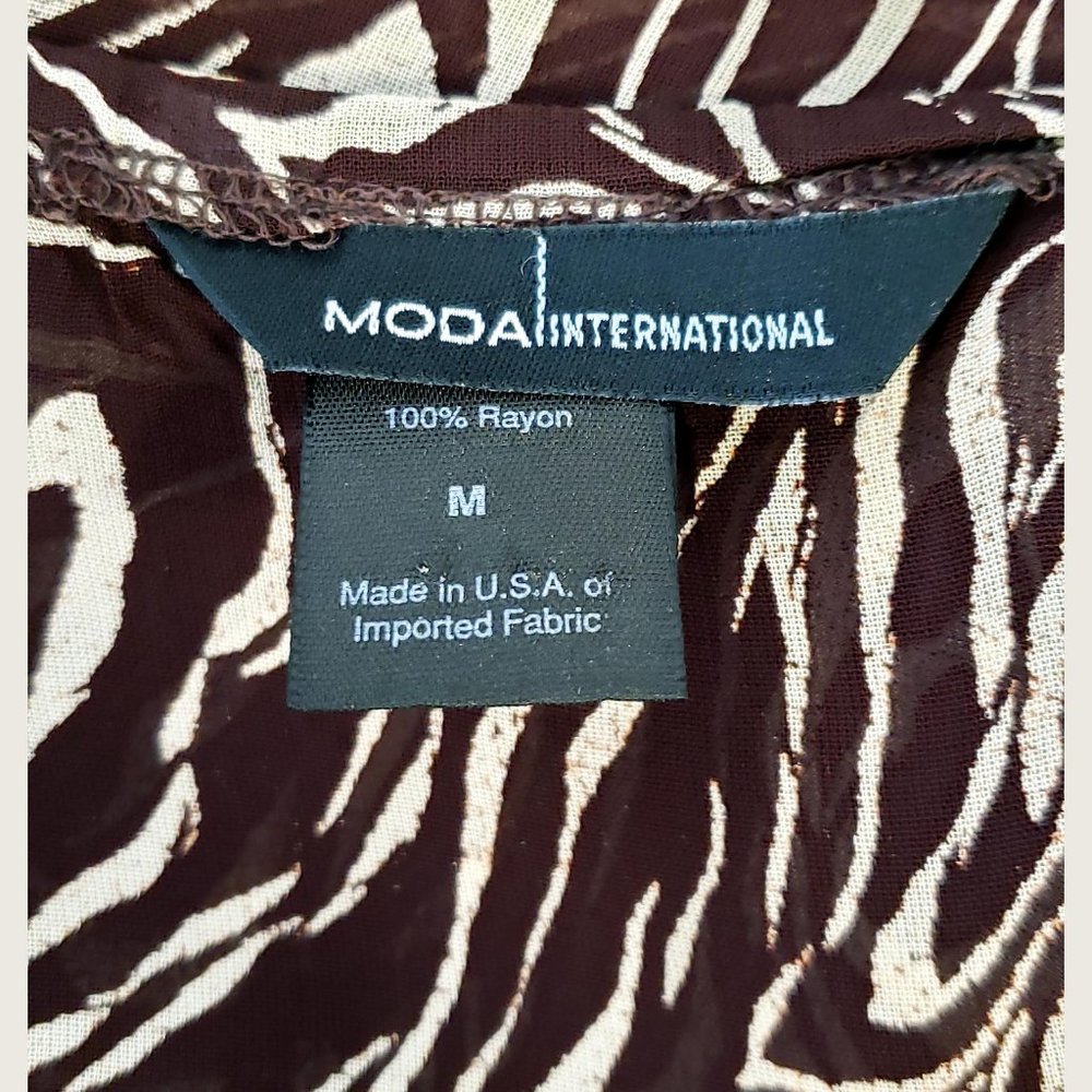 Moda International Print Halter - Picture 7 of 7